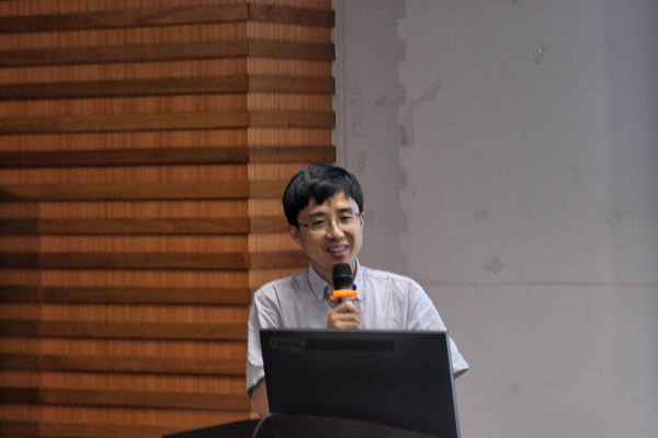 解亘老师做评议.jpg 解亘老师做评议.jpg