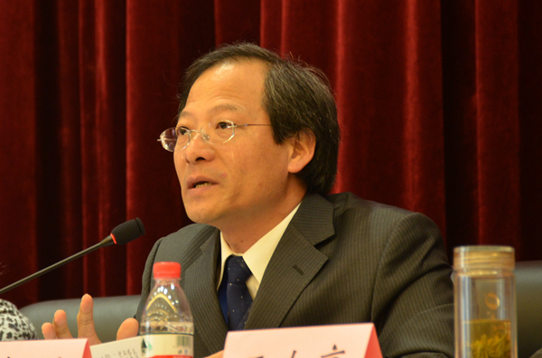 27台湾中正大学法律学系谢哲胜教授精彩点评.jpg 27台湾中正大学法律学系谢哲胜教授精彩点评.jpg